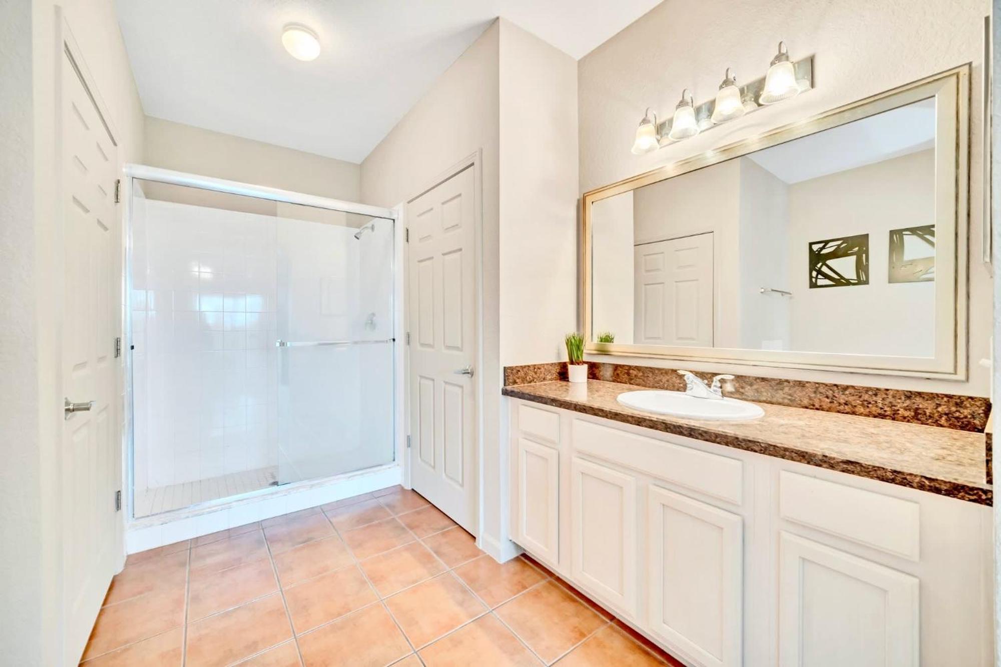 Bright 2Br Condo With Pool And Hot Tub - Near Disney! Orlando Dış mekan fotoğraf