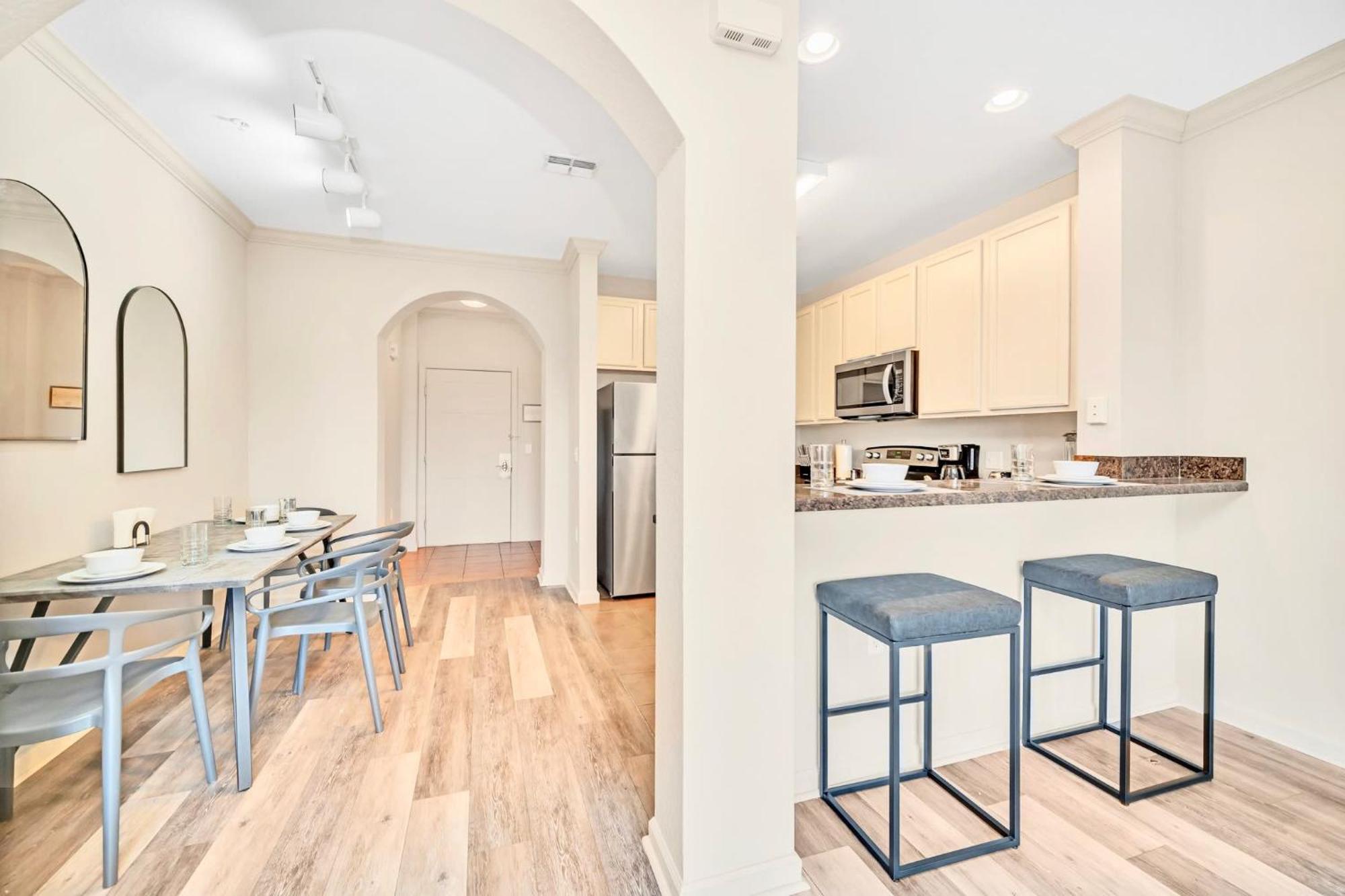 Bright 2Br Condo With Pool And Hot Tub - Near Disney! Orlando Dış mekan fotoğraf